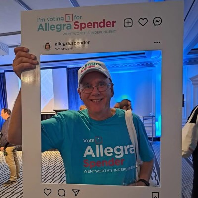 Teal Volunteer for Allegra Spender